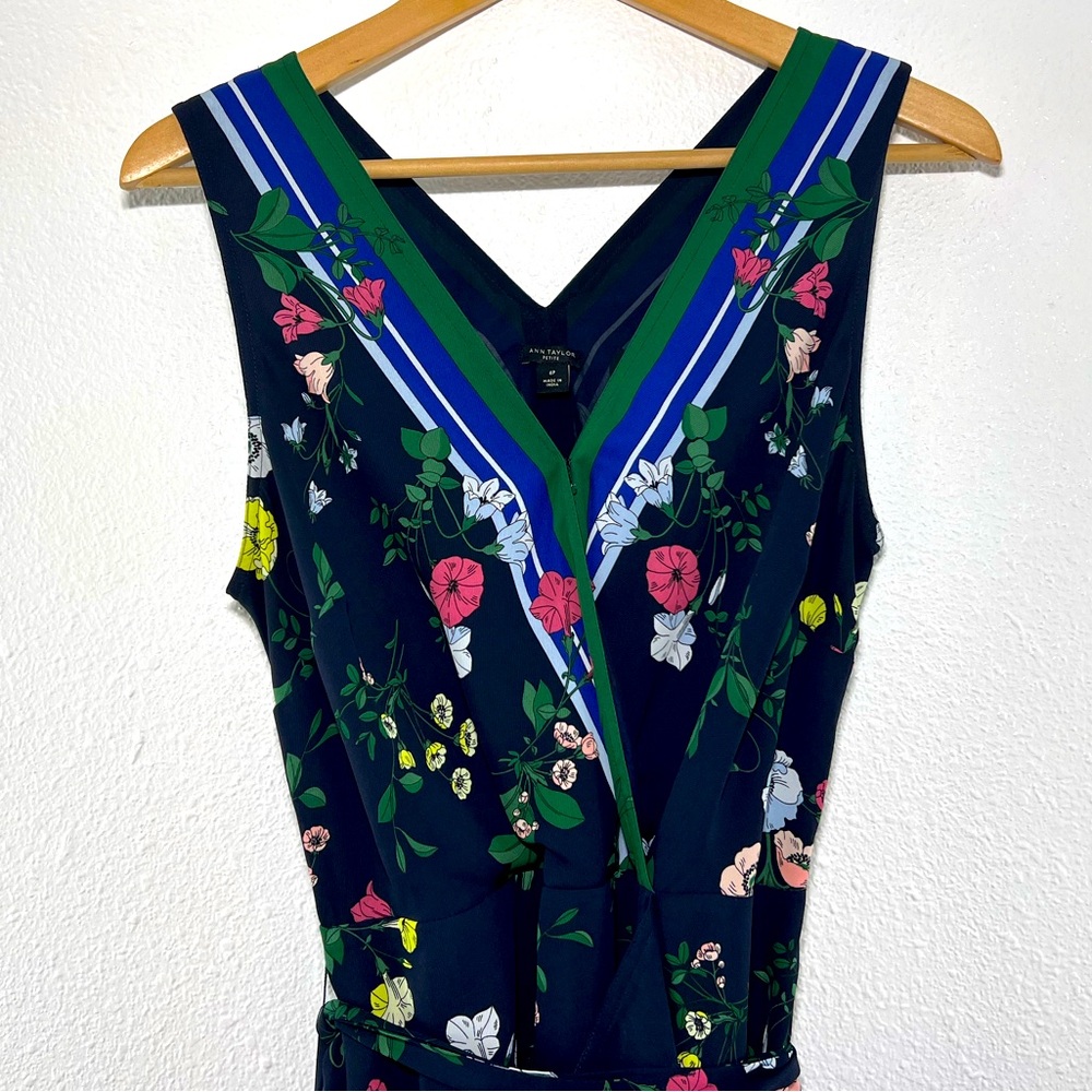 Ann Taylor sleeveless wrap style dress 6P